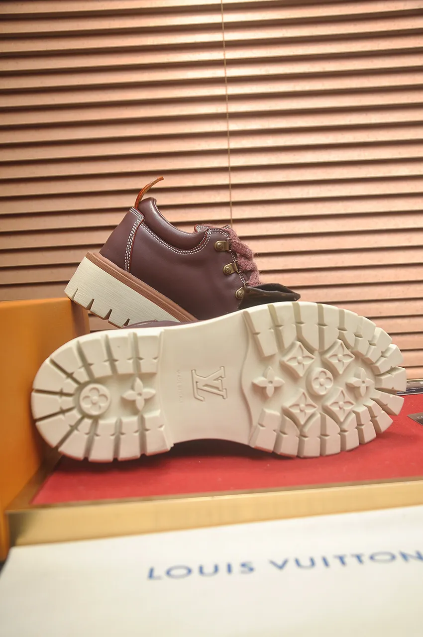Men's shoes 💰660💶 LV Louis Vuitton 2025 autumn and winter new couple's new style, the original version is developed one to one, retro fashion, handsome and cool mountaineering derby shoes are out of stock 👍 💎 Material: imported first-layer cowhide 💎 Lining: imported lambskin 💎 Outsole: original molded TR non-slip sole 💎 Bottom height: 3.5cm 💎 Shoe size: 35-45 for both men and women